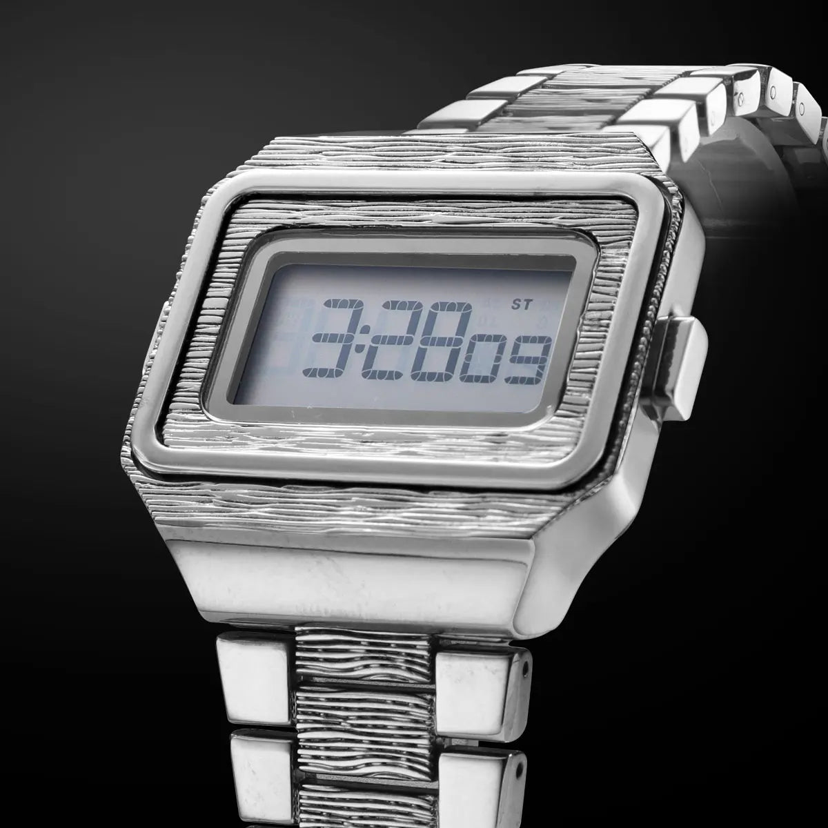 Fashion LED Digital Watch for Men Retro Simple Style Electronic Wristwatch with Stainless Steel Strap Luminous Backlight 0325